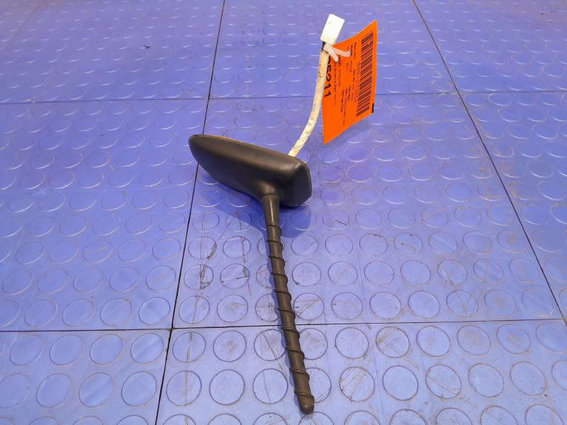 2010-2011 Toyota Prius Radio Antenna Assembly w/o Bluetooth OEM 86300-47070