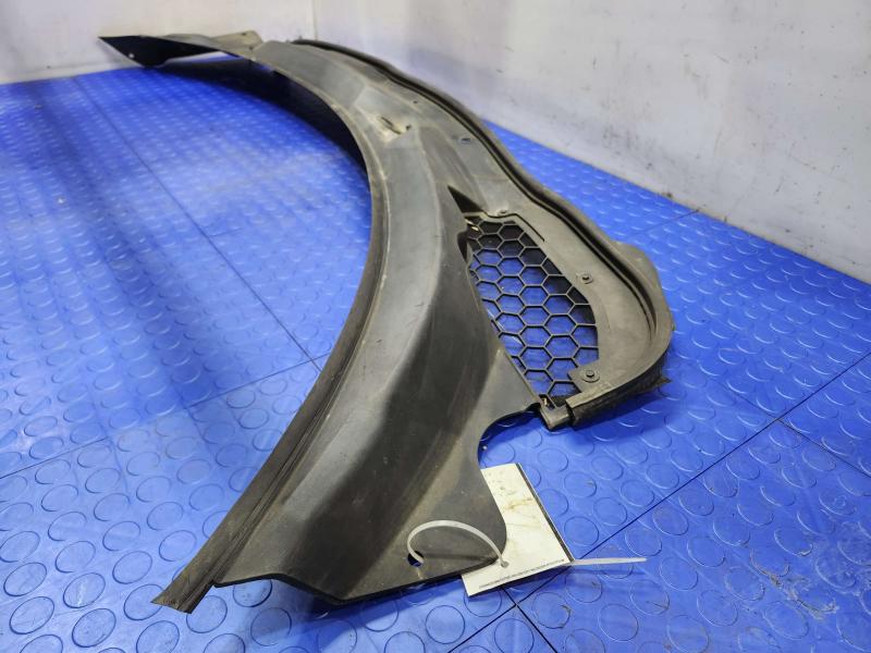 2006-2010 Pontiac Solstice Cowl Panel Cover Grille Air Inlet OEM 25799978