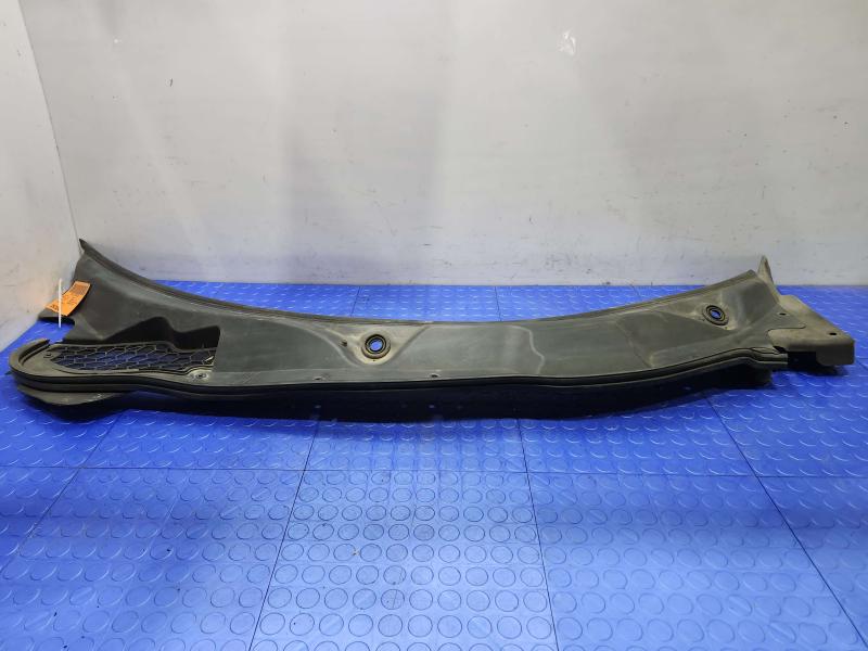 2006-2010 Pontiac Solstice Cowl Panel Cover Grille Air Inlet OEM 25799978