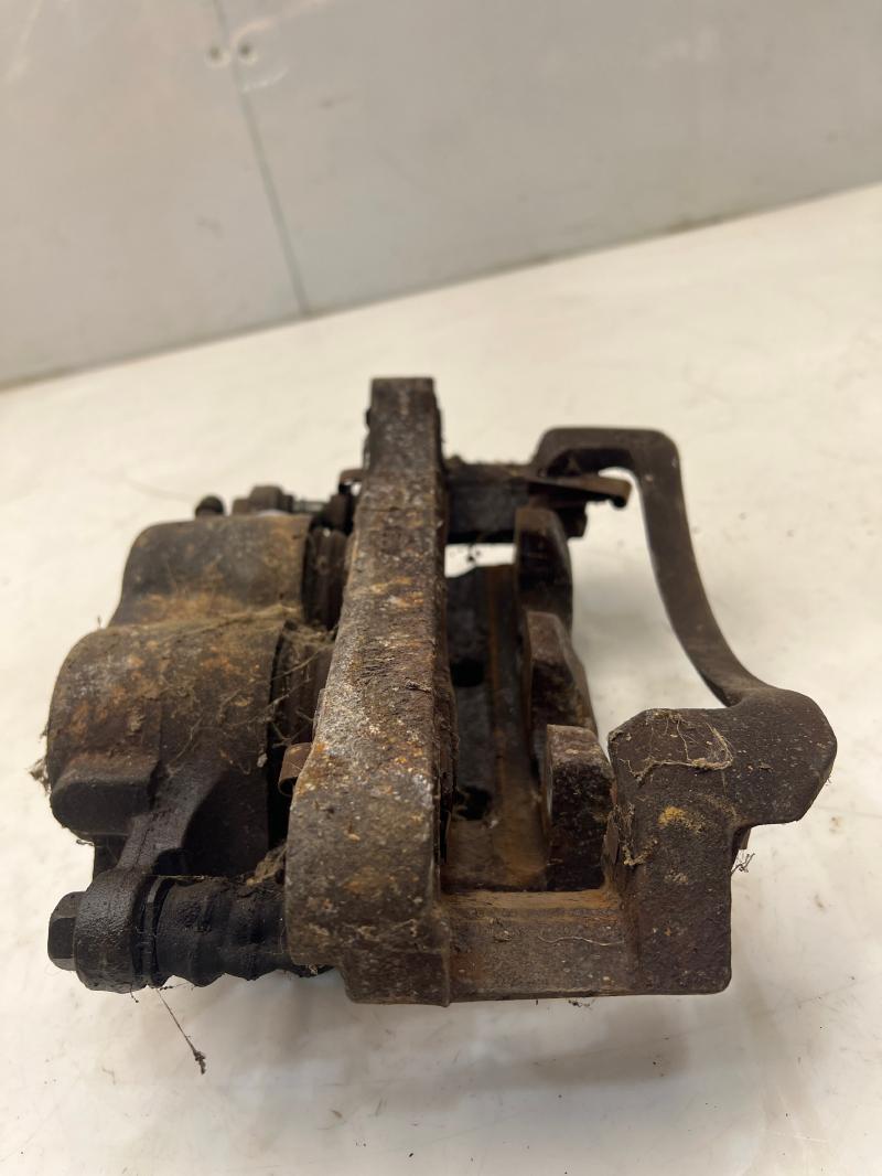 1999 - 2004 Ford F250 F350 Rear Brake Caliper LH Driver Side OEM YC3Z2552AA
