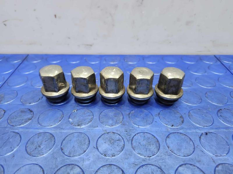 2014 Ram 1500 Lug Nuts