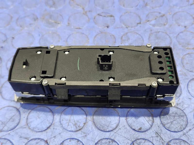 2012 Mercedes ML-Class Door Switch Front
