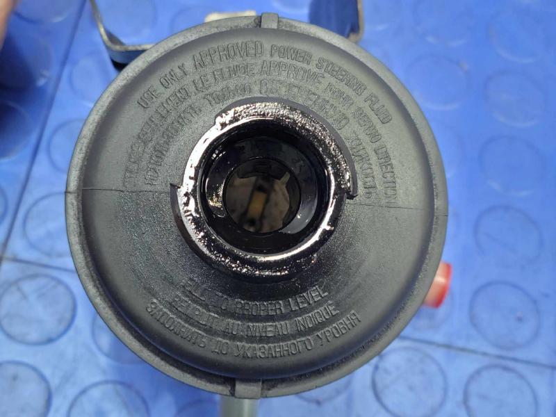 2015-2021 Kia Sedona Hydraulic Power Steering Fluid Reservoir OEM 57150A1000