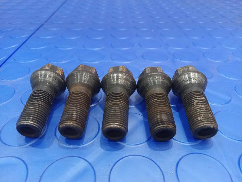 2015 BMW 428i Lug Nuts