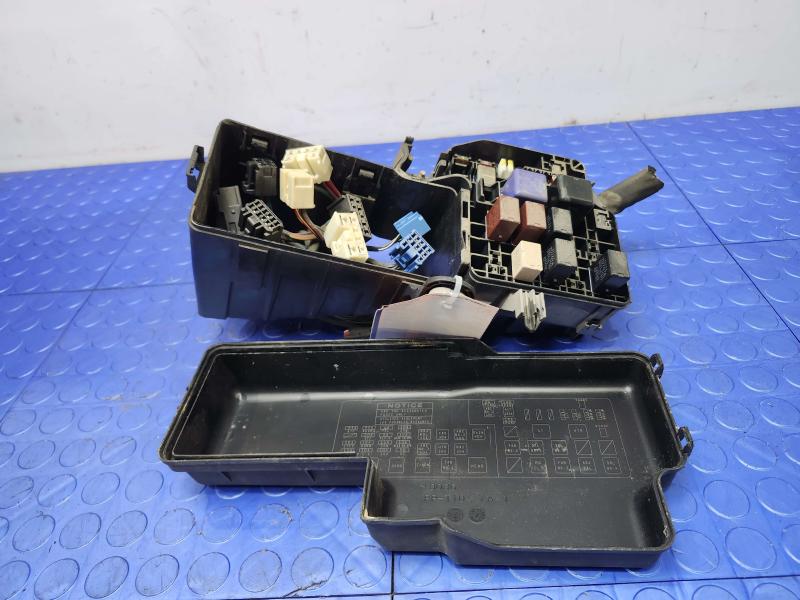 2002 Toyota Camry Engine Fuse Box