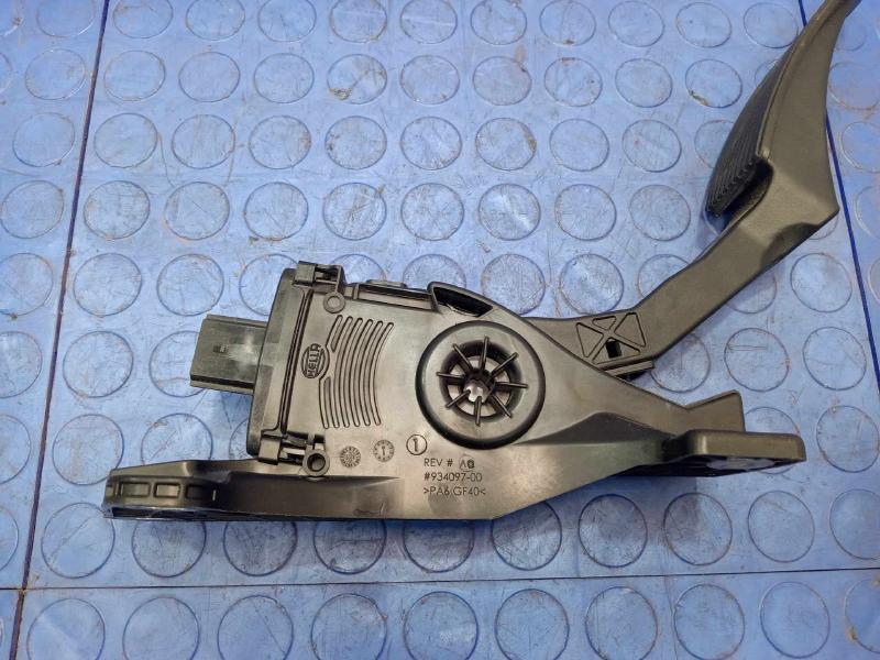 2012 Jeep Grand Cherokee Pedal Assembly