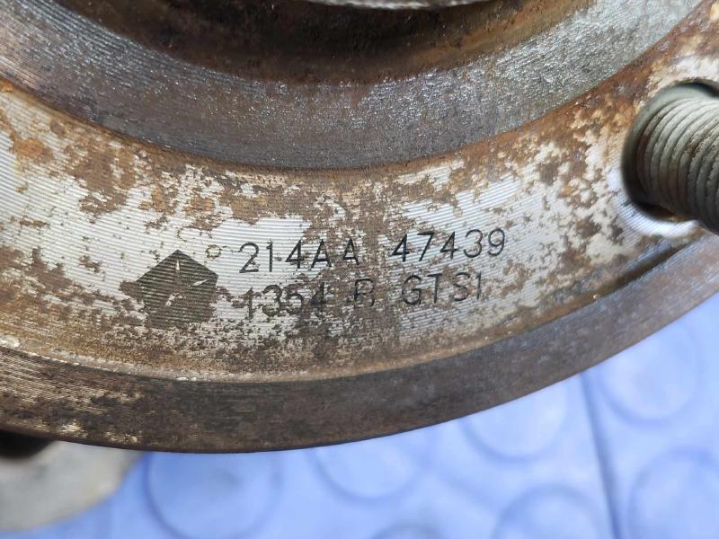 2009 Volkswagen Routan Spindle Knuckle Front