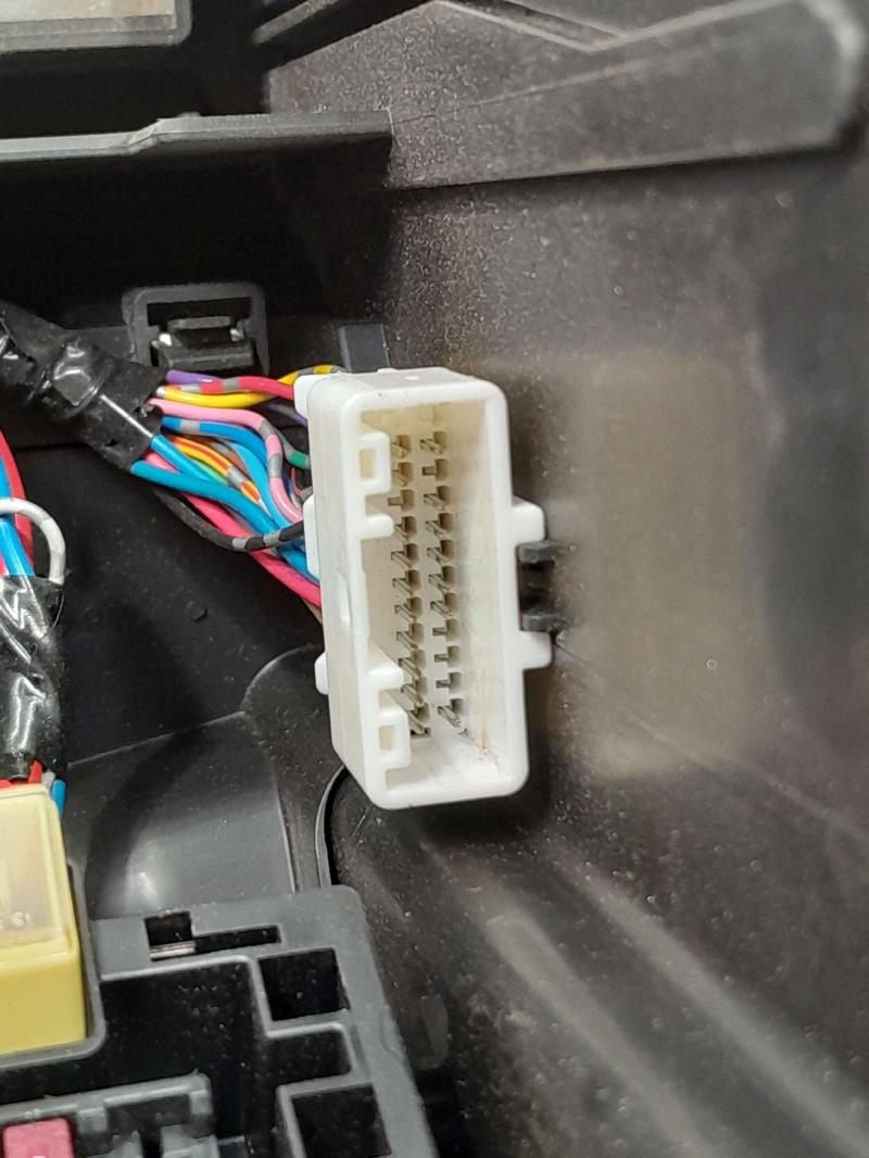 2015 Nissan Versa Engine Fuse Box