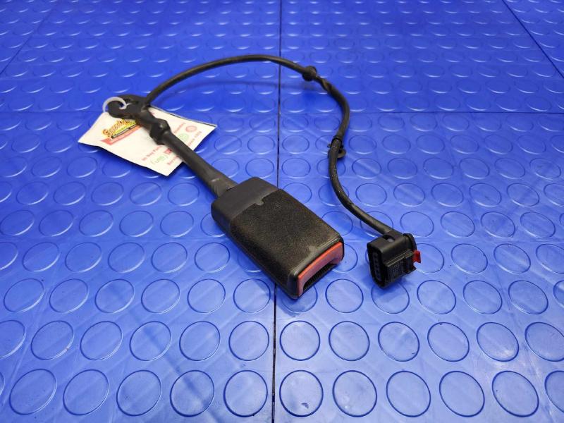 2011 Volkswagen Touareg Front Seat Belt
