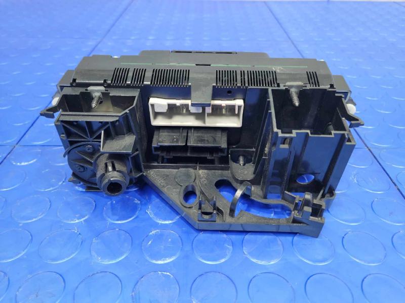 2009 Volkswagen Tiguan Heater A/C Control