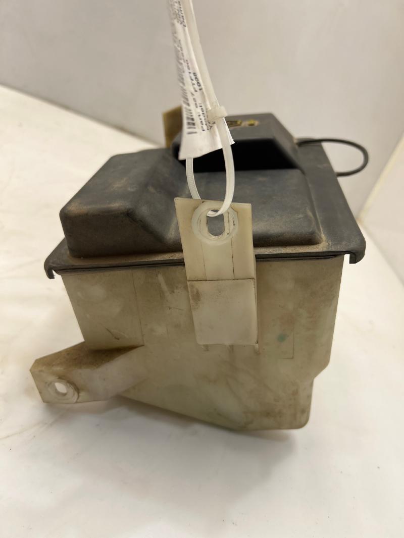1998 - 2006 Ford F150 Windshield Washer Fluid Reservoir OEM 7L3Z17618A