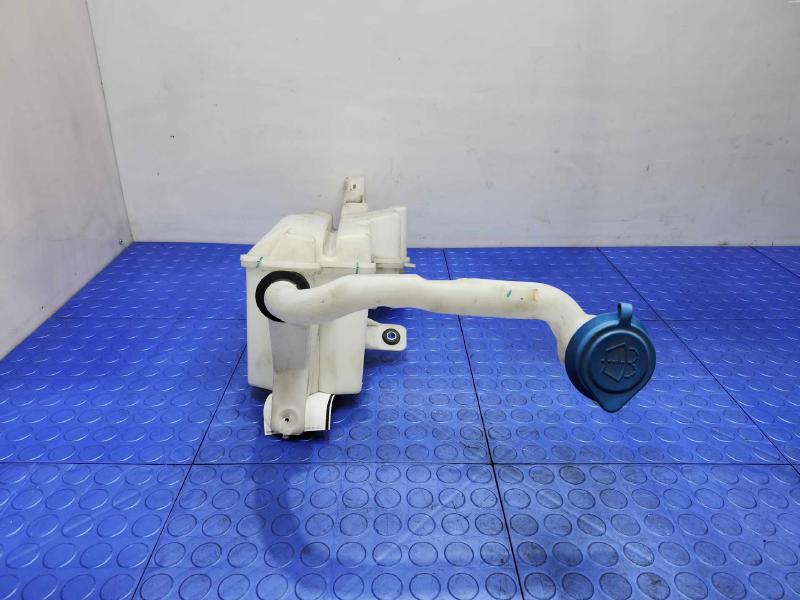 2018 Volvo S90 Washer Bottle