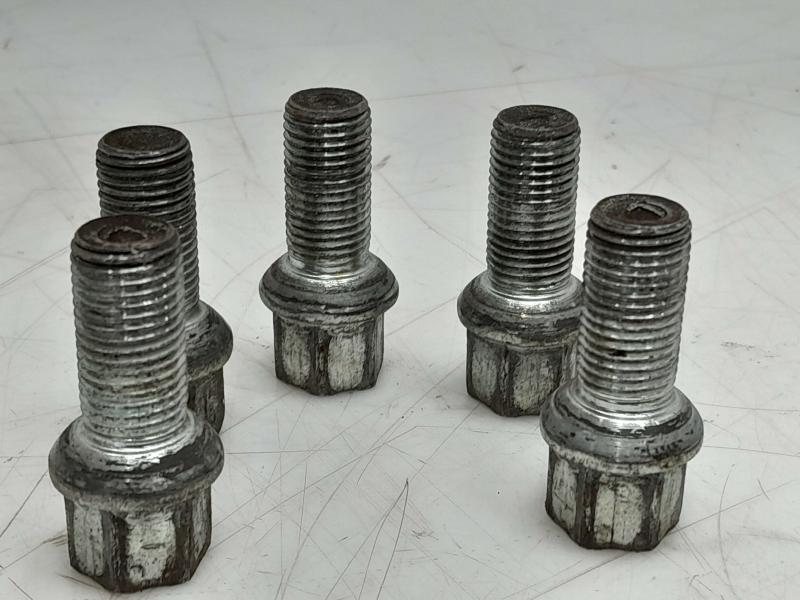 2012 Volkswagen Jetta Lug Nuts