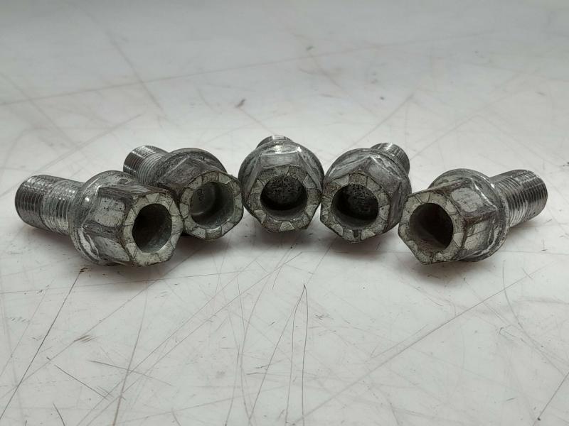 2012 Volkswagen Jetta Lug Nuts