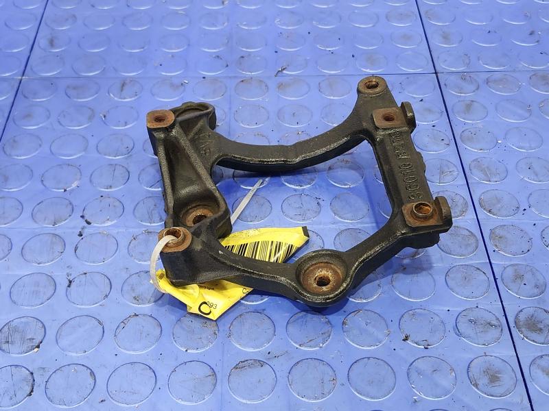 2014 Toyota RAV4 A/C Compressor Bracket