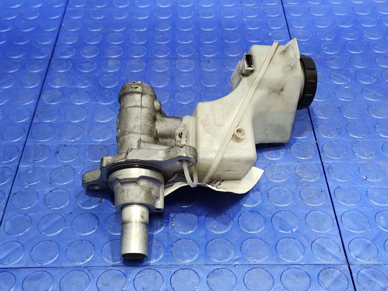 2014 Nissan Maxima Master Cylinder