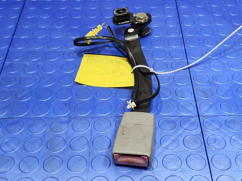 2005 Volkswagen Jetta Front Seat Belt