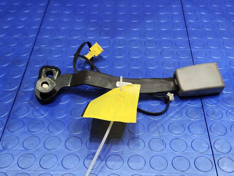 2005 Volkswagen Jetta Front Seat Belt