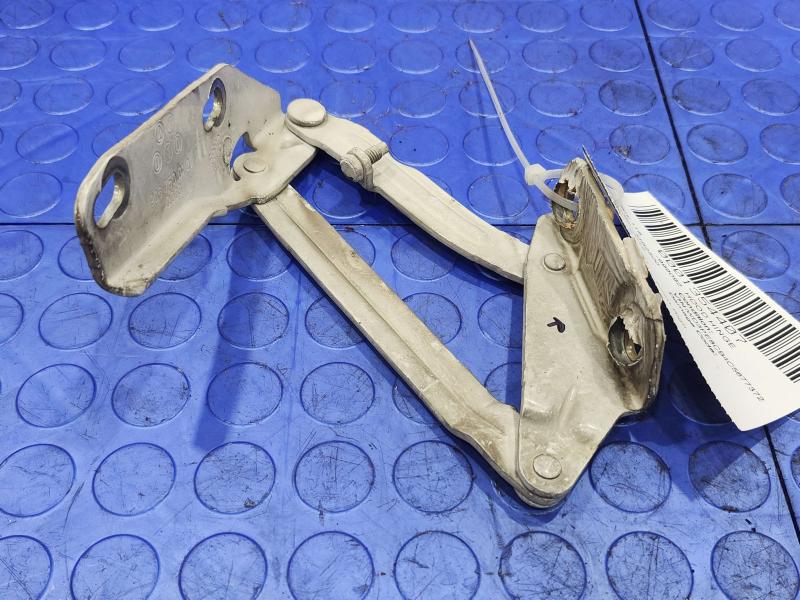 2012 Mercedes Sprinter Hood Hinge