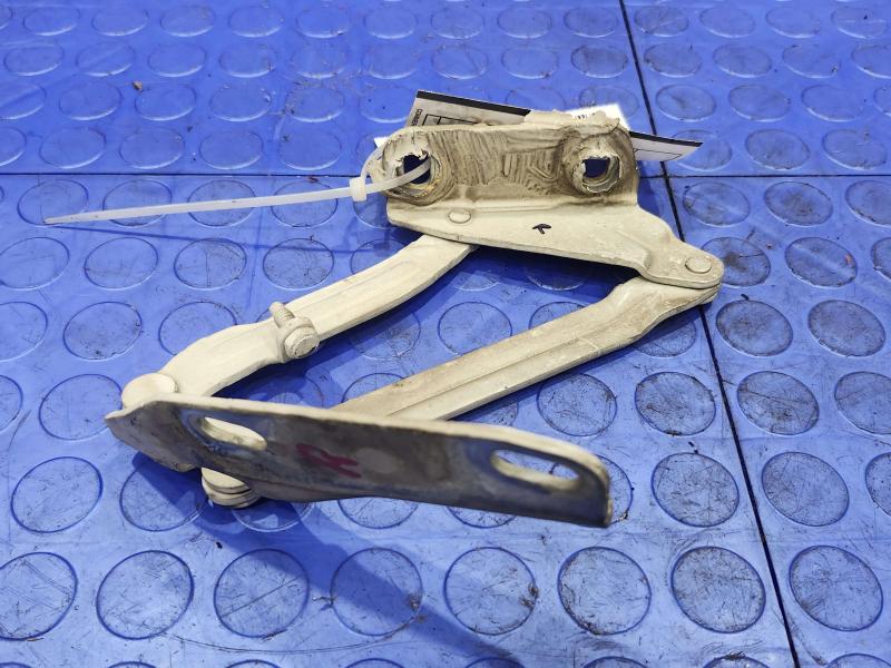 2012 Mercedes Sprinter Hood Hinge