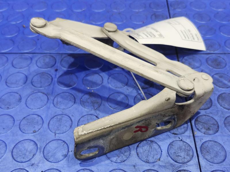 2012 Mercedes Sprinter Hood Hinge