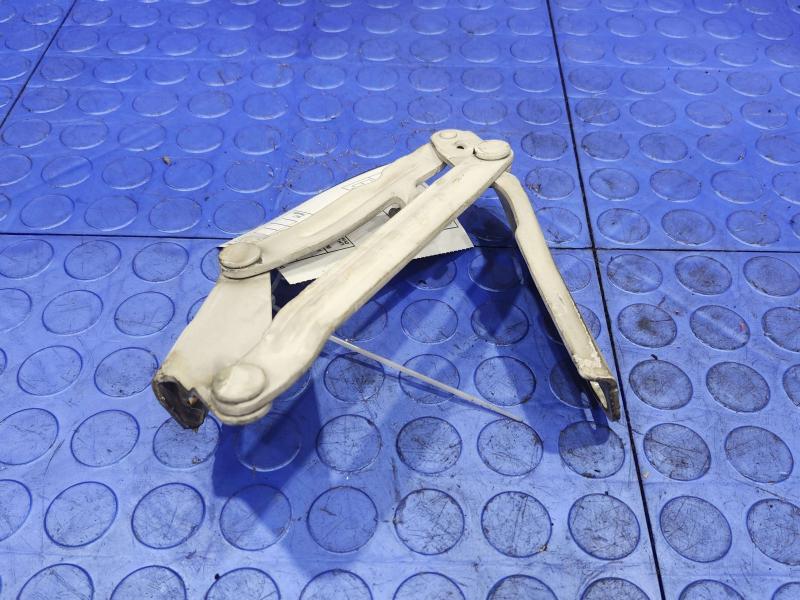 2012 Mercedes Sprinter Hood Hinge