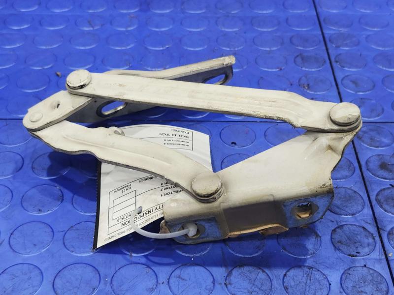 2012 Mercedes Sprinter Hood Hinge