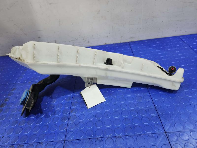 2017-2019 Audi Q7 OEM Windshield Washer Fluid Reservoir Assembly 4M0955453C