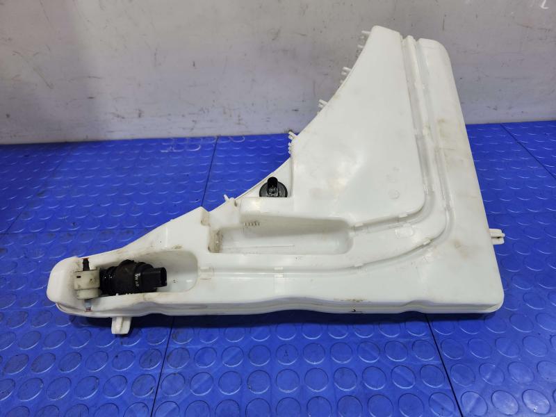 2017-2019 Audi Q7 OEM Windshield Washer Fluid Reservoir Assembly 4M0955453C