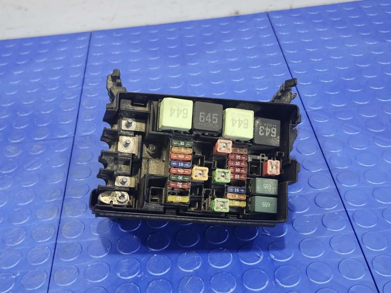 2020 Volkswagen Passat Engine Fuse Box