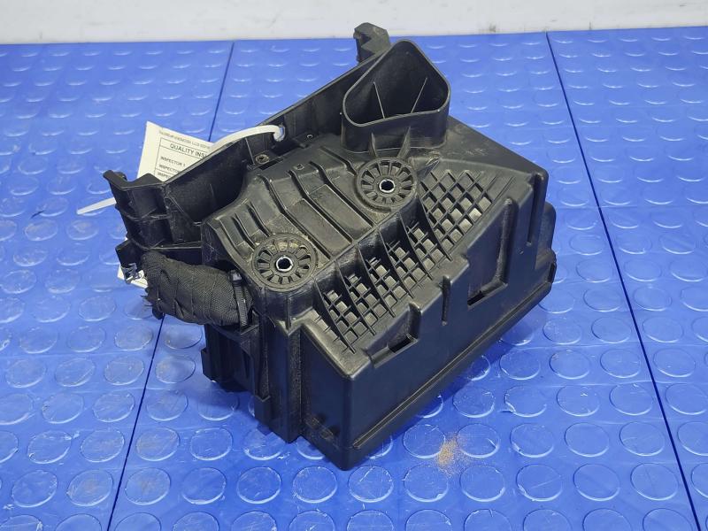 2020 Volkswagen Passat Engine Fuse Box