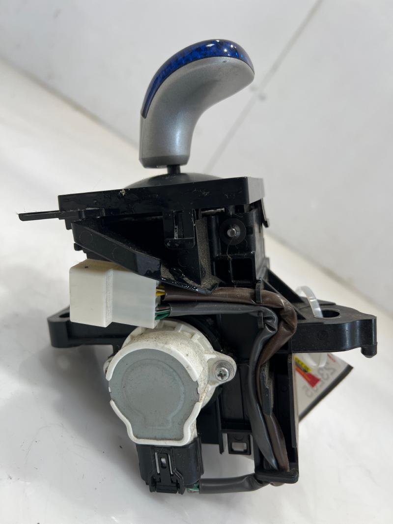2010 - 2015 Toyota Prius Automatic Gear Shifter Assembly OEM 33550-47053