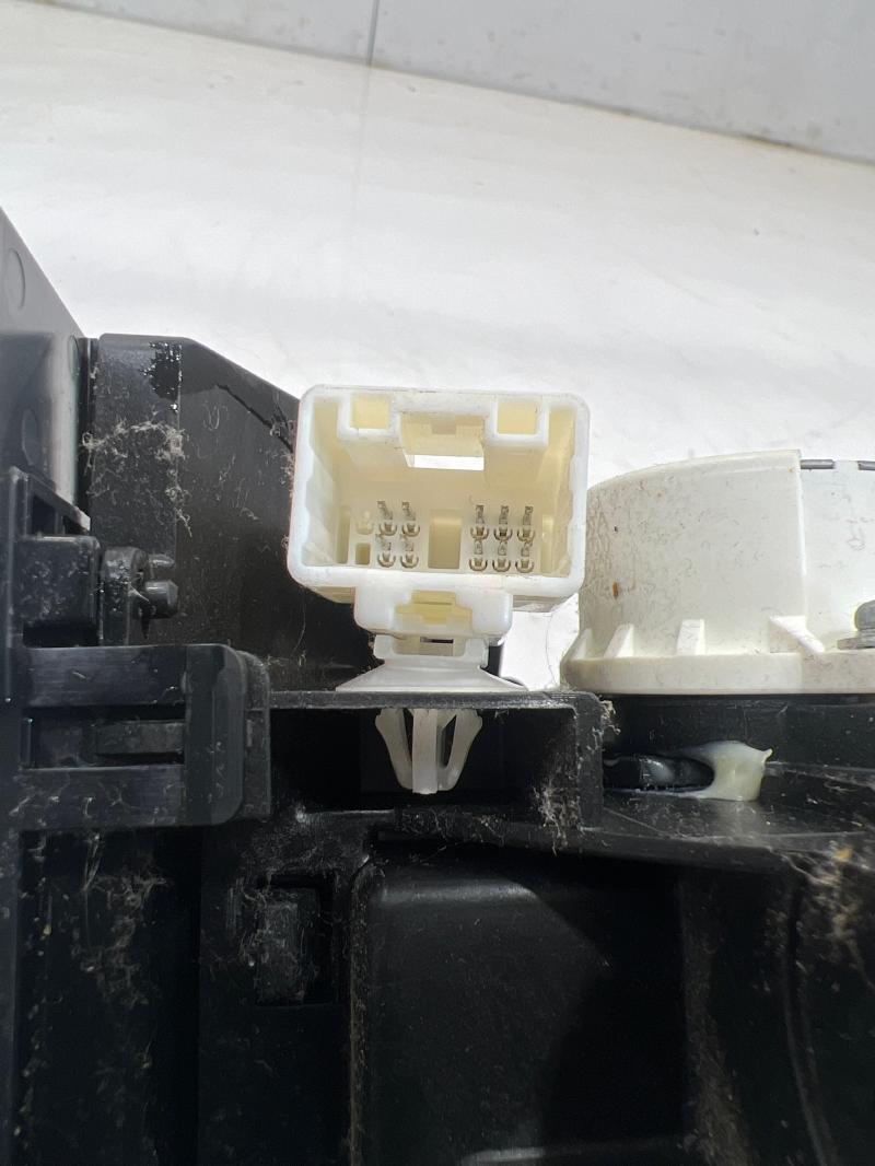 2010 - 2015 Toyota Prius Automatic Gear Shifter Assembly OEM 33550-47053