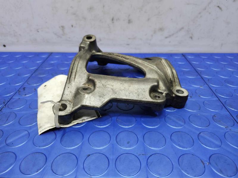 2004 Toyota Tundra Alternator Bracket