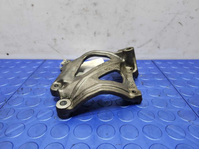 2004 Toyota Tundra Alternator Bracket