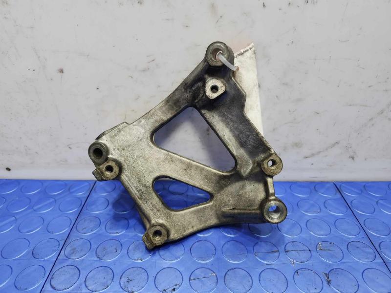 2004 Toyota Tundra Alternator Bracket
