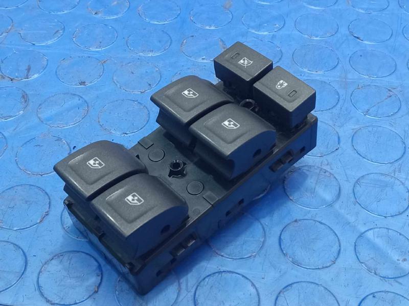 2014 Chevrolet Silverado 1500 Door Switch Front