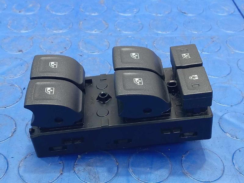 2014 Chevrolet Silverado 1500 Door Switch Front