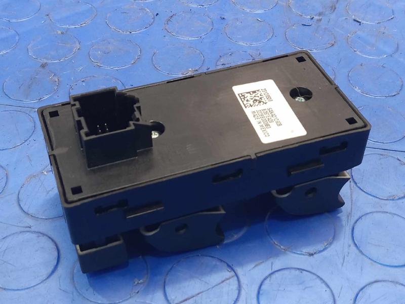 2014 Chevrolet Silverado 1500 Door Switch Front