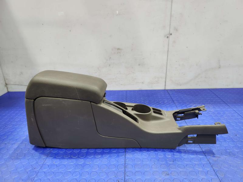 2003 Subaru Legacy Front Console