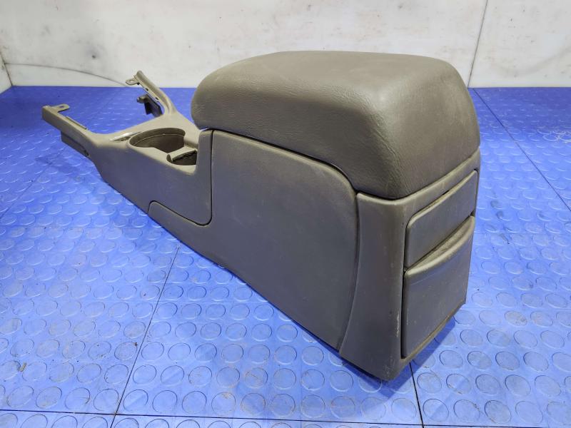 2003 Subaru Legacy Front Console