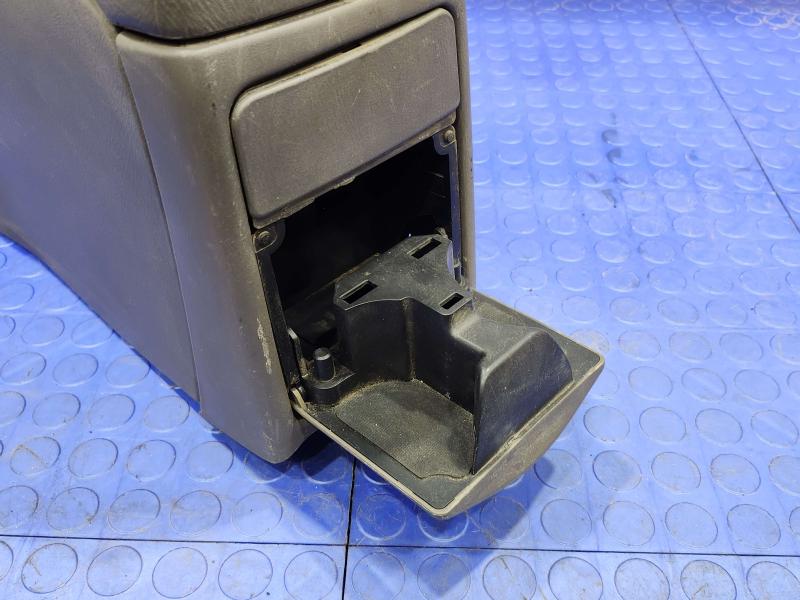2003 Subaru Legacy Front Console