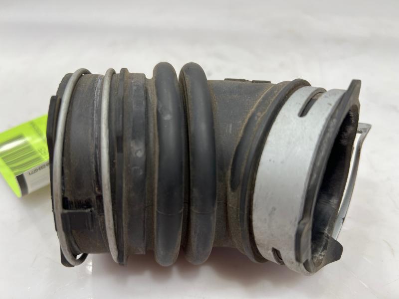 2010 - 2015 Toyota Prius 1.8L Engine Air Intake Hose OEM 1788237040