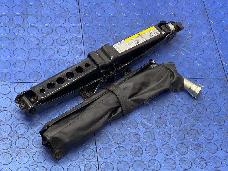 2015-2020 Audi A3 Spare Tire Tools Jack Kit with Bag Genuine OEM 8V0011031B