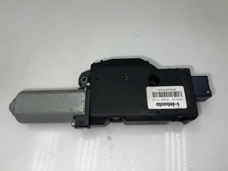 2011 - 2015 Nissan Juke Sunroof Motor Asssembly OEM 912951KA0B