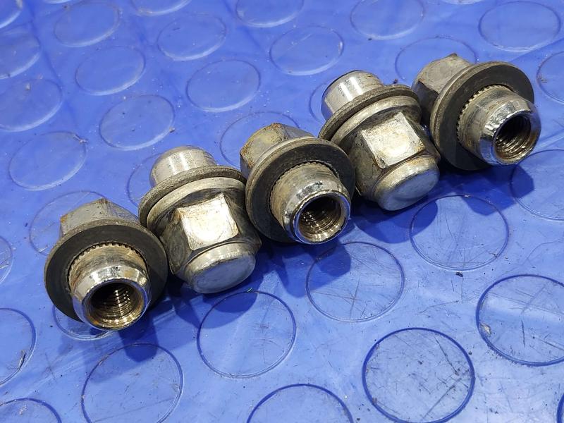 2010 Toyota Prius Lug Nuts