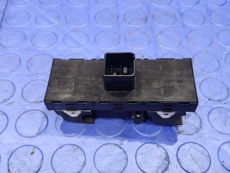 2016 Volkswagen Jetta Door Switch Front