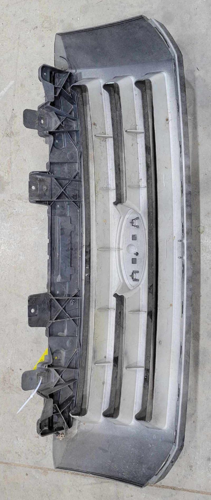 2008 Ford Expedition Grille