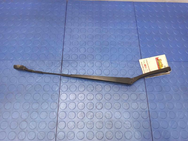 2006 Volkswagen Passat Wiper Arm