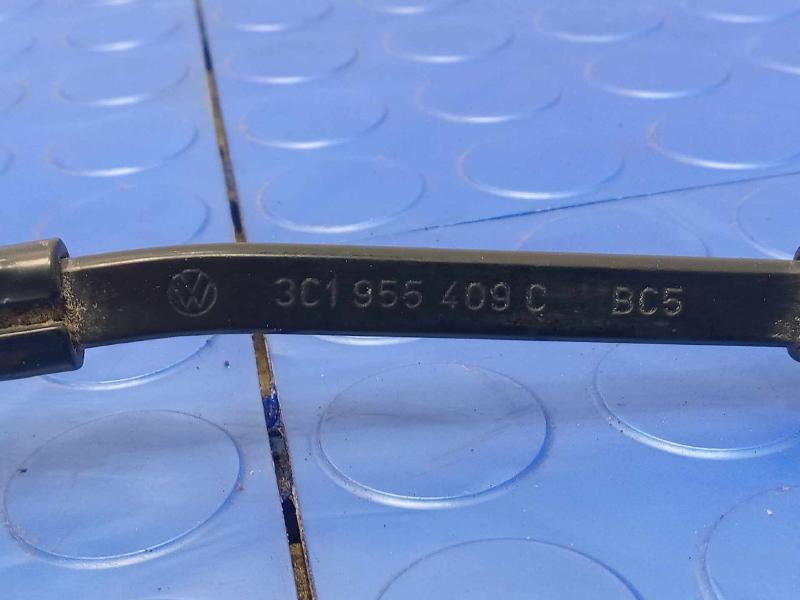 2006 Volkswagen Passat Wiper Arm